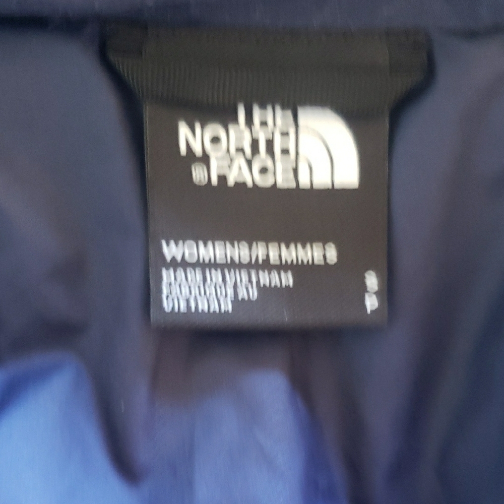 The North Face Women's Navy Puffer Jacket - Picture 8 of 8